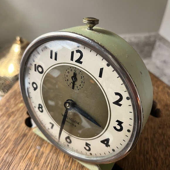 Vintage table top clock Westclox green not ticking - Picture 3 of 5